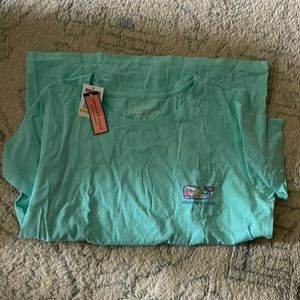 Vineyard Vines Womens t shirt size medium